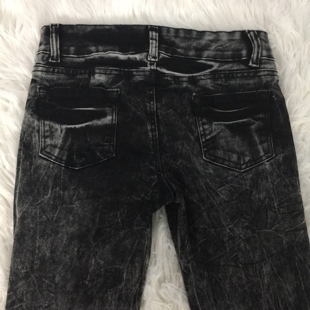 Jean - Picture 2 of 2
